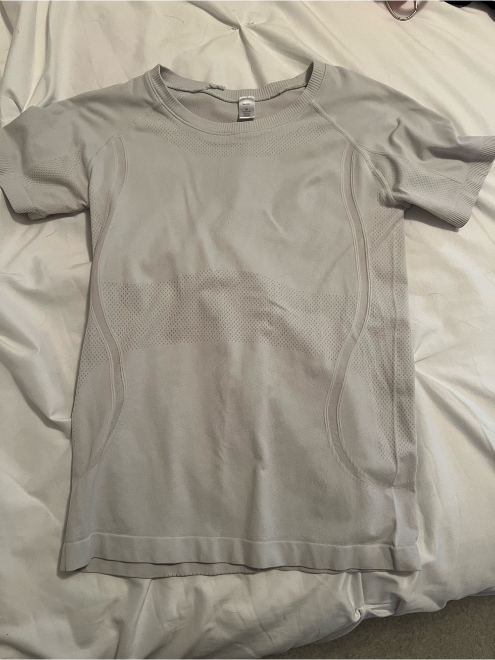 Amazon Women's Light Gray Short Sleeve Seamless Tee
